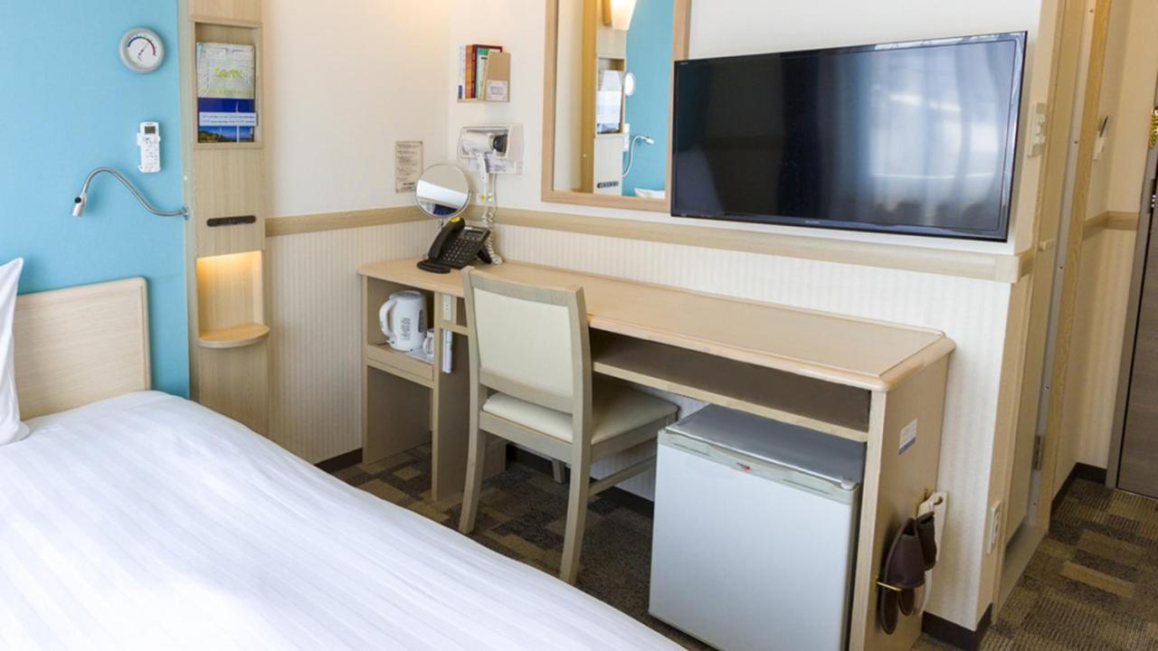 Toyoko Inn Joetsu Myoko Eki Nishi Guchi Exterior foto